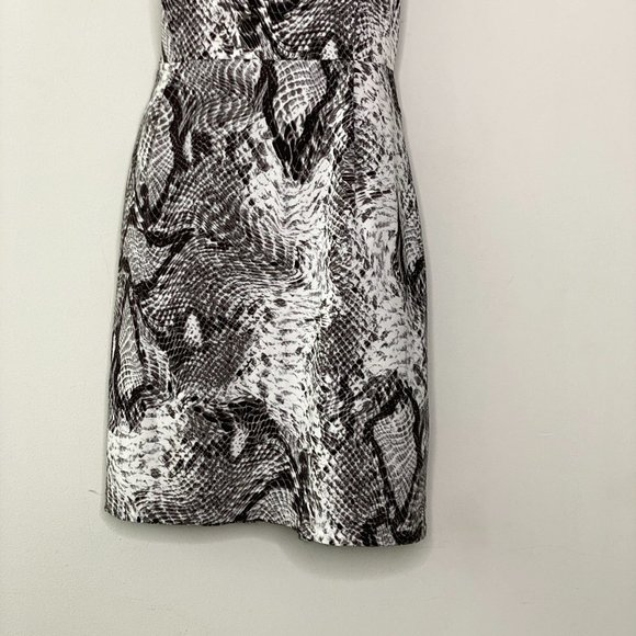 BB Dakota Sleeveless Snakeskin Print Sheath Dress "Vickie' Gray White Sz Medium - Picture 6 of 9